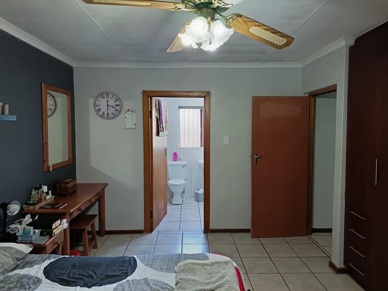 3 Bedroom Property for Sale in Dana Bay Western Cape